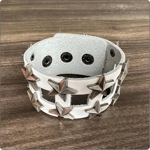Vista 4 de Pulsera de cuero ancho de estrella de aleación punk rock