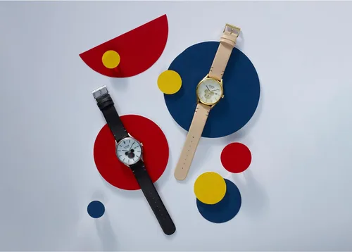 Vista 4 de Citizen Eco-Drive Disney Unisex Watch, Stainless Steel with Leather Strap, Mickey Mouse