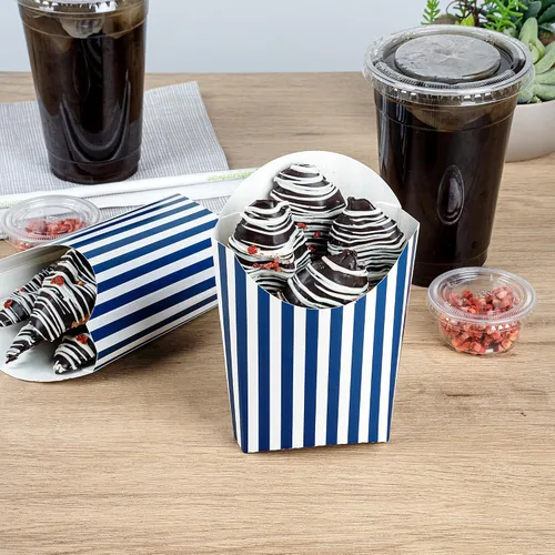 Vista 4 de Restaurantware Bio Tek - Taza de papas fritas desechables de 4.7 x 3.5 x 5.1 pulgadas, 100 vasos desechables para refrigerios, papel azul y blanco