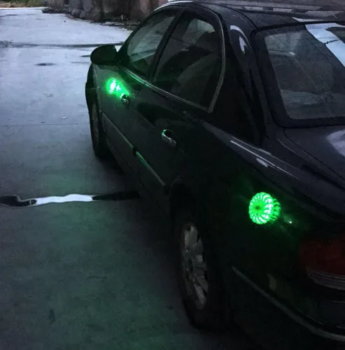 Vista 8 de SAMDO Faro Magnético de 9 Patrones Impermeable, Luz de Emergencia, Bengalas de Carretera LED Faros de Emergencia CR123A (Verde)