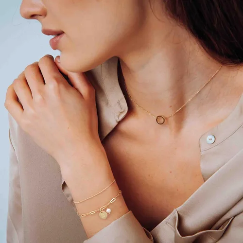 Vista 3 de Pulseras con inicial de oro para mujer, chapado en oro de 14 quilates, pulsera con inicial de letra, ajustable, con eslabones en capas, pulsera