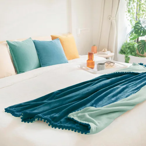 Vista 4 de MONDAY MOOSE Manta de forro polar acogedora con flecos de pompones, manta de franela súper suave, diseños de doble cara, para sofá, cama, decoración