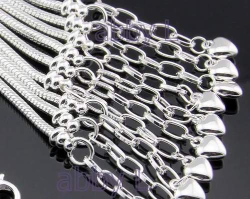 Vista 3 de Yeshan pulsera con cadena de serpiente y dijes, bañados en plata, con cierre de mosquetón clásico se adapta a todas las pulseras Chamilia, Troll