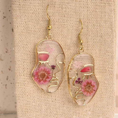 Vista 7 de JeanBeau - Aretes de arte abstracto de flores prensadas para mujeres, adolescentes y niñas, hechos a mano, flores secas únicas de resina dorada