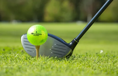 Vista 2 de Chromax Pelotas de golf de alta visibilidad a distancia, paquete de 6, color verde