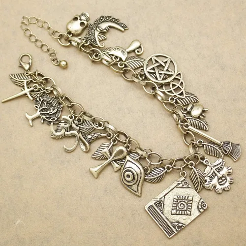 Vista 5 de RechicGu Mythology - Pulsera de cuento de hadas con dije de la suerte, diseño de gato celta con hoja de cruz y luna