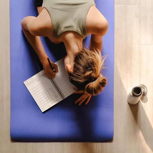 Vista 8 de El Diario de Fitness Definitivo para Rastrear y Cumplir Tus Metas de Gimnasio - Planificador Detallado de Entrenamientos y Libro de Registro Para