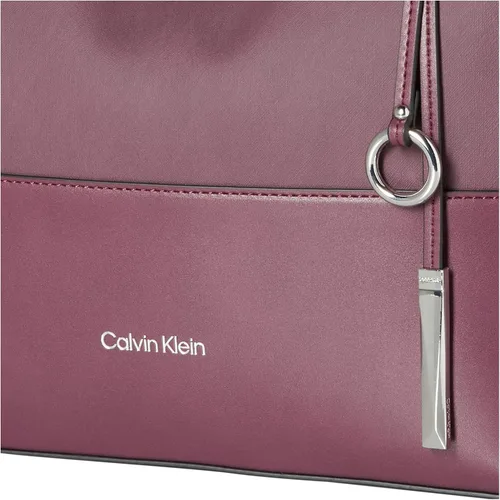 Vista 7 de Calvin Klein Gabrianna Bubble Lamb NorthSouth Key - Bolsa para artículos