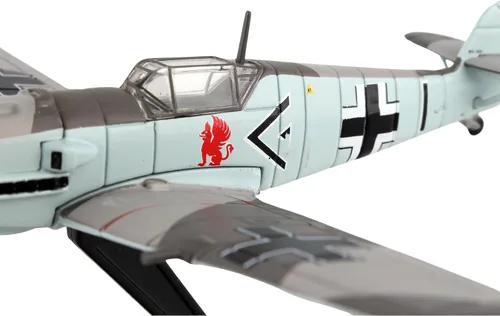 Vista 9 de Daron Postage Stamp Bf109 Adolf Galland 1/87 PS5336-5