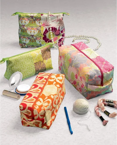 Vista 4 de Simplicity SS9525OS Kit de patrón de costura para bolsa de viaje con estampado mixto, código S9525, talla única