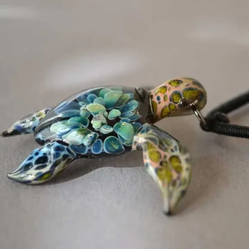 Vista 3 de Colgante de tortuga de cristal, collar con colgante de tortuga marina, regalo de vidrio soplado para mamá o novia, regalo para ella, decoración