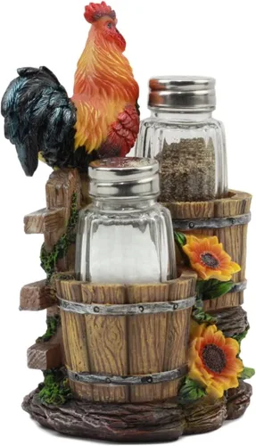 Vista 4 de Ebros Girasol Granja Gallo de pie en la valla por cubos de madera antiguos de cristal Salero y Pimentero Figura de soporte 6.5 pulgadas de alto