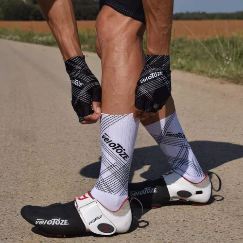 Vista 5 de veloToze Aero Sock para carreras de bicicletas tela avanzada Aero cumple con la UCI para una ventaja aerodinámica en carreras de bicicletas e ITT