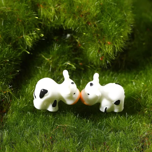 Vista 6 de Fuyamp 100 mini figuras de vaca de resina, bonitos adornos de musgo en miniatura de hada para exteriores, accesorios de adorno de paisaje de jardín