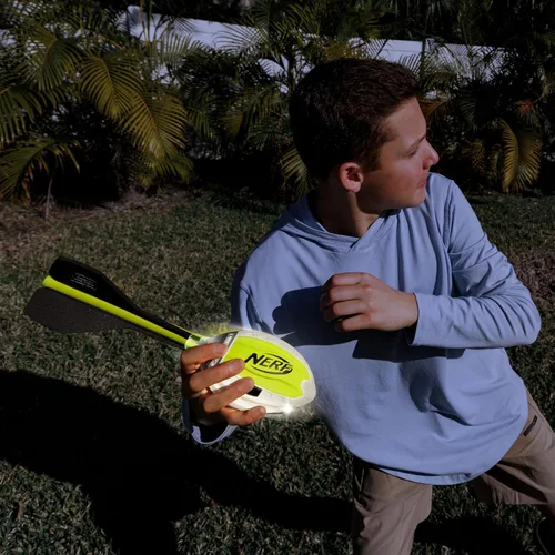 Vista 9 de Nerf Lightstrike Vortex Balón de espuma - Balón LED de vórtice suave que cambia de color para lanzamientos de larga distancia - Activado por impacto