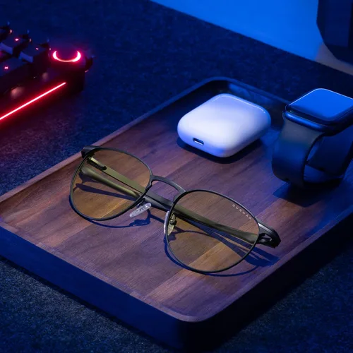 Vista 7 de GUNNAR - Gafas prémium para juegos y computadora - Bloquean el 65% de la luz azul - Mateo, Ónix y tinte ámbar