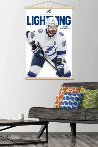 Vista 2 de Trends International NHL Tampa Bay Lightning - Póster de pared de la serie 23 de Nikita Kucherov, 22.37 x 34.00 pulgadas, paquete de impresión