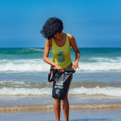 Vista 7 de Fisura Waterproof Dry Bag 5 Litres Blue Dry Bag with Roll Up Closure and Shoulder Strap. 29 x 41.5 cm