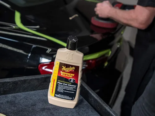 Vista 2 de Meguiar's M0216 Mirror Glaze Limpiador de corte fino, versátil, removedor de arañazos automático sin remolinos utilizado para pulir pintura