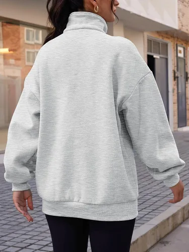 Vista 4 de Trendy Queen Sudaderas de gran tamaño con cremallera de un cuarto para mujer, sudaderas con capucha con media cremallera con bolsillos, cuello