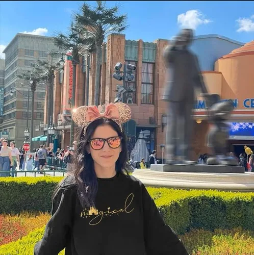 Vista 2 de UNIQUENOE - Sudaderas con diseño de Reino mágico para mujer camiseta mágica para vacaciones familia camiseta de manga corta con estampado de castillo