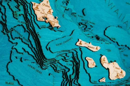 Vista 4 de Mapa de madera 3D de las islas hawaianas, grande, 24 pulgadas de largo x 31 pulgadas de ancho