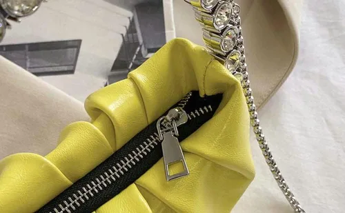 Vista 2 de Molodo Bolso de mano para mujer, bolso de mano fruncido, bolso de noche con cadena, bolso cruzado para noche, boda, fiesta