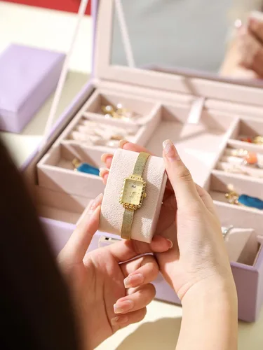 Vista 8 de AOSIFIEL Joyero con cerradura para organizador de joyas de viaje con espejo para mujeres, adolescentes y niños, estuche de joyería de escritorio