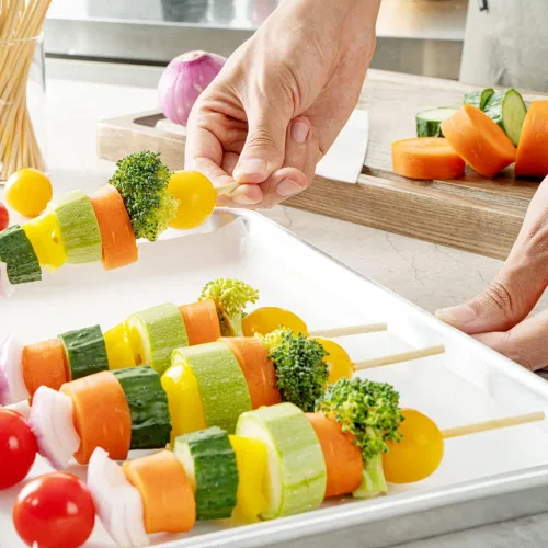 Vista 6 de Restaurantware Robata - Pinchos para asar de 8 pulgadas, 100 pinchos de alta resistencia, pinchos de bambú desechables congelables para verduras