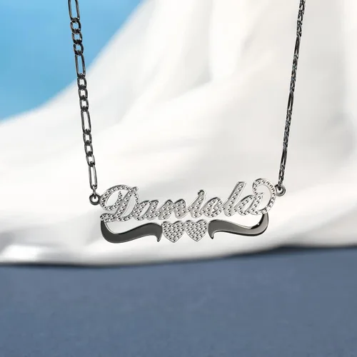 Vista 4 de Drawelry Collar con nombre personalizado de dos tonos con placa de oro de 18 quilates, chapado en doble corazón, placa con dije de placa de nombre