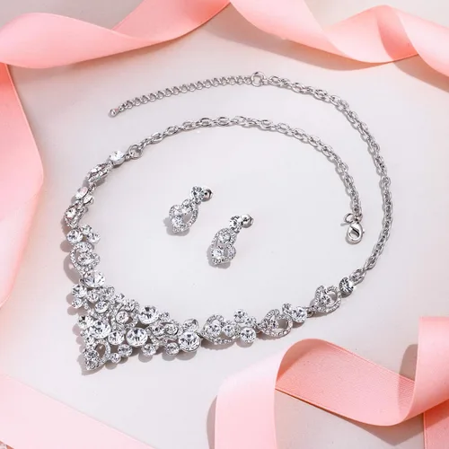 Vista 3 de EVER FAITH Conjunto de pendientes de collar de corazón de amor dulce de boda cristal austriaco tono plateado - transparente, Cristal