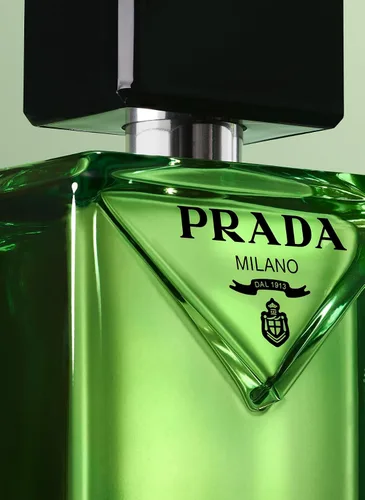 Vista 3 de Prada Paradigme 3.4 fl. oz Eau de Parfum Set (+ Spray de viaje 0.33 fl. oz)