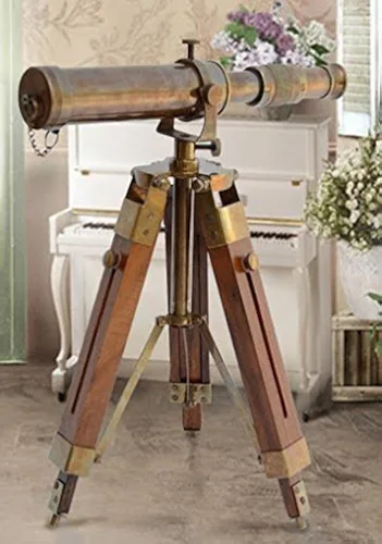 Vista 2 de Telescopio antiguo de latón náutico Spyglass con soporte de madera Decoración para el hogar Regalo