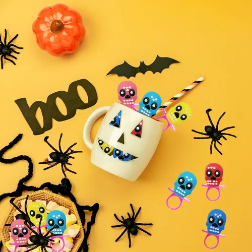 Vista 9 de Fruidles Anillos duros de calavera de Halloween, Día de los Muertos, envueltos individualmente (paquete de 12)