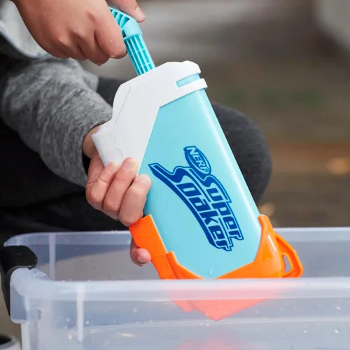 Vista 4 de NERF Super Soaker Torrent Water Blaster, diversión al aire libre para niños, adolescentes y adultos