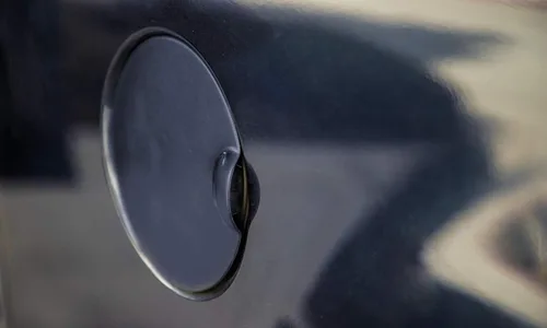 Vista 6 de OxGord Fuel Filler Cuello Cuello Puerta para Ford F150 04-08 - Reemplaza OEM 4L3Z-9927936-BA Gas Tank Pocket con bisagra