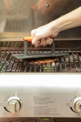 Vista 6 de Cuisinart - Prensa de parrilla de hierro fundido con mango de madera, prensa de hamburguesa rectangular antiadherente de alta resistencia con mango