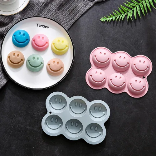Vista 9 de Paquete de 2 moldes de silicona para gelatina de cara sonriente en 3D, molde para hornear con temática de emoticonos, bandeja de cubitos de hielo