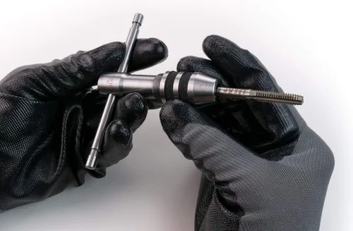 Vista 9 de General Tools Llaves de Macho Estándar Profesionales #167 - Herramientas de Roscado con Tabla de Referencia para Machos de 0 a 1/2 Pulgada - Juego