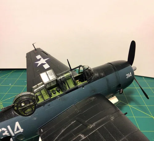 Vista 6 de Maquetas de Aviones Kit Plástico, TBM-3 Avenger Torpedo Bomber Escala 1/48, 10 x 13.8 Pulgadas
