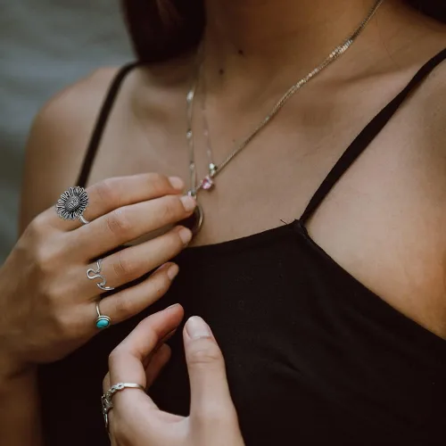 Vista 5 de KISSWIFE - Juego de 36 anillos de nudillos plateados vintage para mujeres y niñas joyas occidentales anillos estéticos anillos bohemios a granel