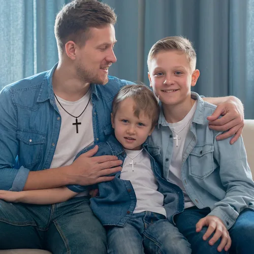 Vista 7 de JQVLOVE Collar de cruz para niños y hombres, collar para niños, regalo de cumpleaños, Navidad, para hijo, adolescente, niños y hombres