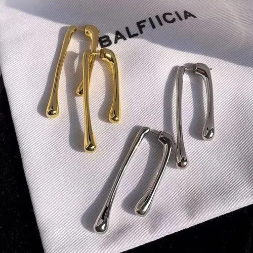 Vista 3 de Aretes colgantes minimalistas con forma de lágrima delantera y trasera para mujeres y niñas, diseño único, línea gruesa chapada en oro de 14