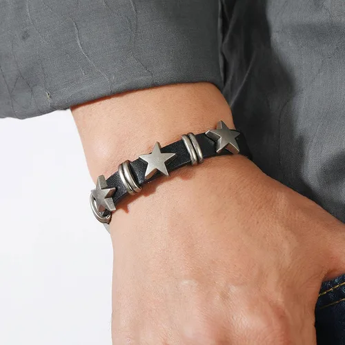 Vista 4 de Pulsera de cuero con remaches de estrella de aleación estilo punk, brazalete con hebilla, pulsera de cinturón, Ajustable, aleación, No es una piedra