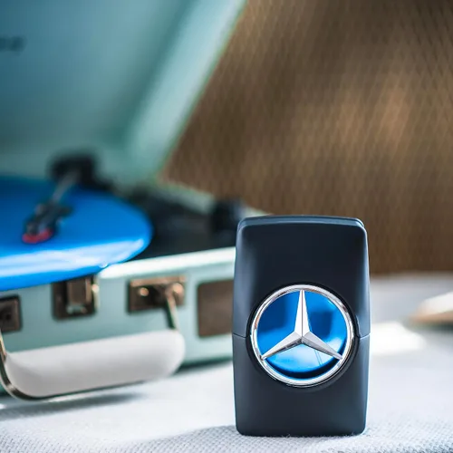 Vista 9 de Mercedes Benz Set de regalo para hombre, fragancia icónica con spray EDT, gel de ducha, después del afeitado para hombres, colonia aromática