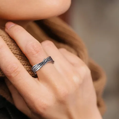 Vista 2 de Bestyle Anillos antiguos de ala de ángel para mujeres y hombres, anillos de banda de plumas de guardián, anillos de promesa de pareja