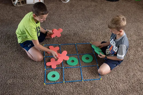 Vista 2 de RAINBOW TOYFROG Juego de Tic Tac Toe gigante, juegos grandes para interiores y exteriores, diversión en el patio trasero para niños y adultos, juego