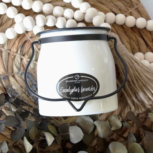 Vista 6 de Milkhouse Candle Company - Eucalipto Lavanda - Colección Creamery - Velas de soja con doble mecha de algodón de 16 onzas con cera de abejas - Largo