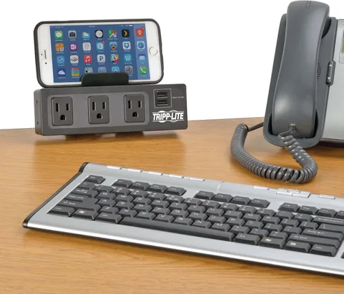 Vista 2 de Tripp Lite Regleta de protección contra sobretensiones de 3 salidas con abrazadera de escritorio, cable de 10 pies, 510 julios, 2 puertos de carga