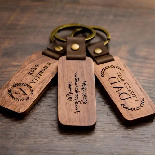 Vista 5 de Llavero de madera de cuero personalizado a granel grabado con láser personalizado llavero llavero de madera llaveros etiquetas regalo artesanía